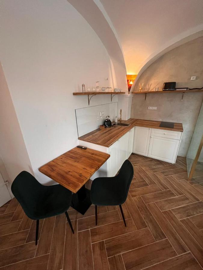 Penzion Fara Pod Milesovkou Velemin Buitenkant foto